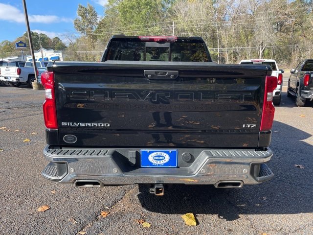 Used 2022 Chevrolet Silverado 1500 LTZ w/ Technology Package image 4