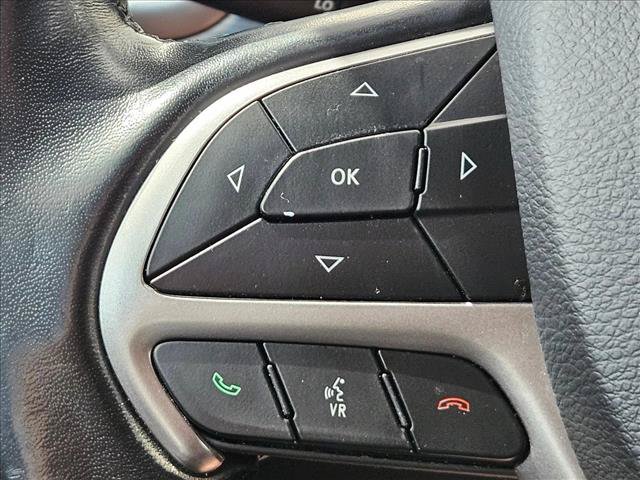 Used 2020 Jeep Grand Cherokee Altitude AWD/4WD image 21