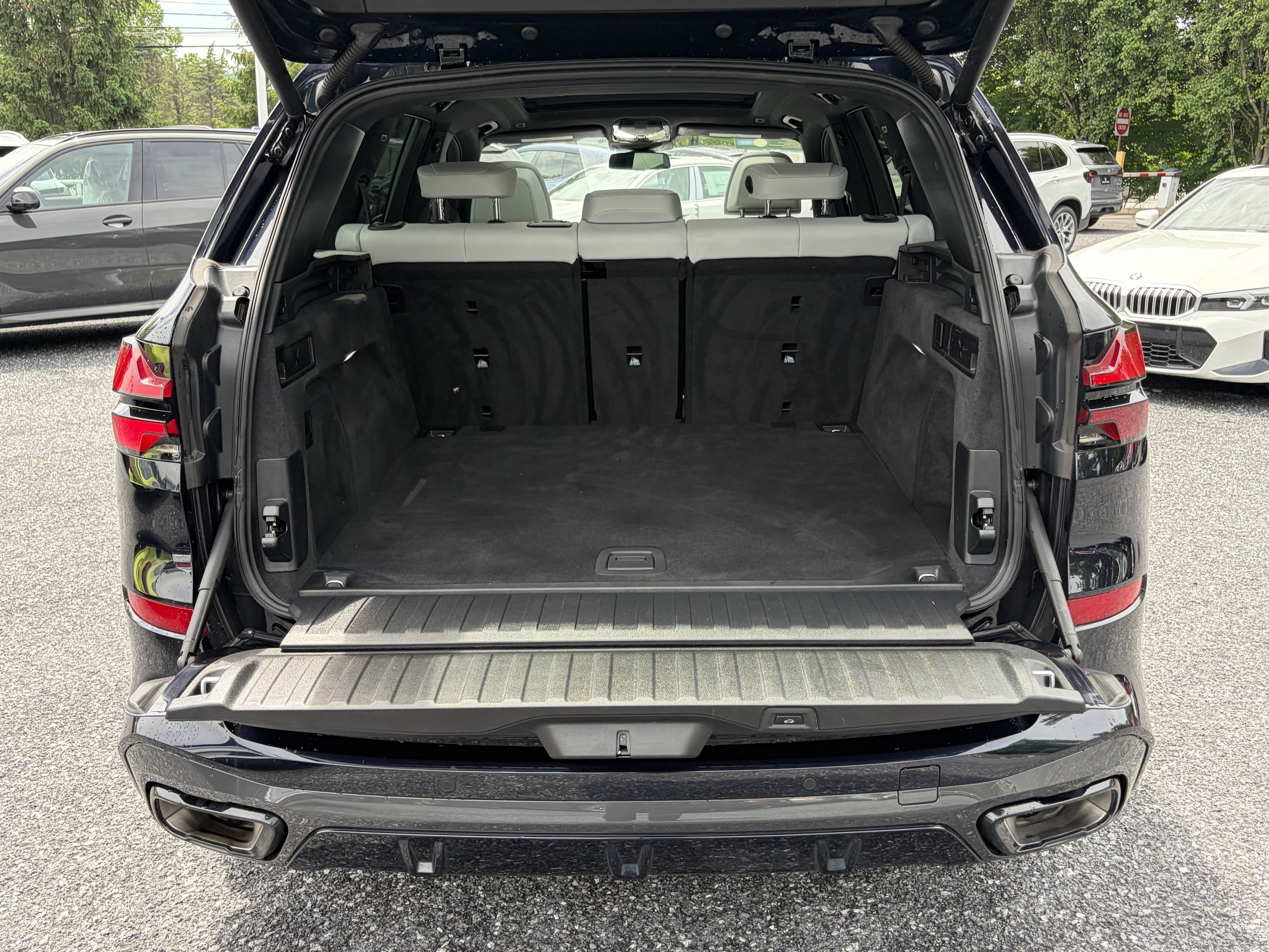 Certified 2024 BMW X5 xDrive40i w/ M Sport Package AWD/4WD image 8