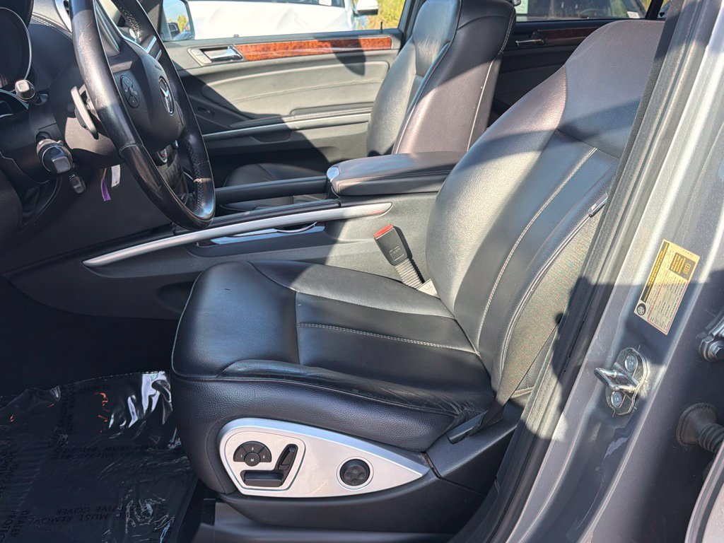Used 2011 Mercedes-Benz GL 450 4MATIC image 23
