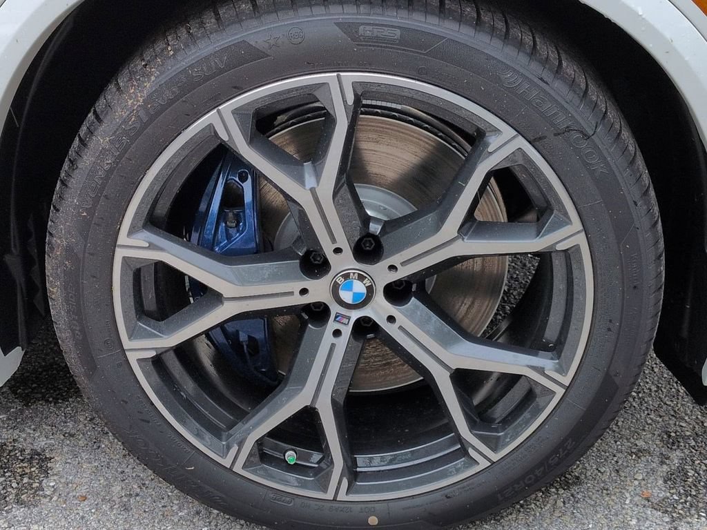 New 2026 BMW X5 xDrive50e w/ M Sport Package AWD/4WD image 11