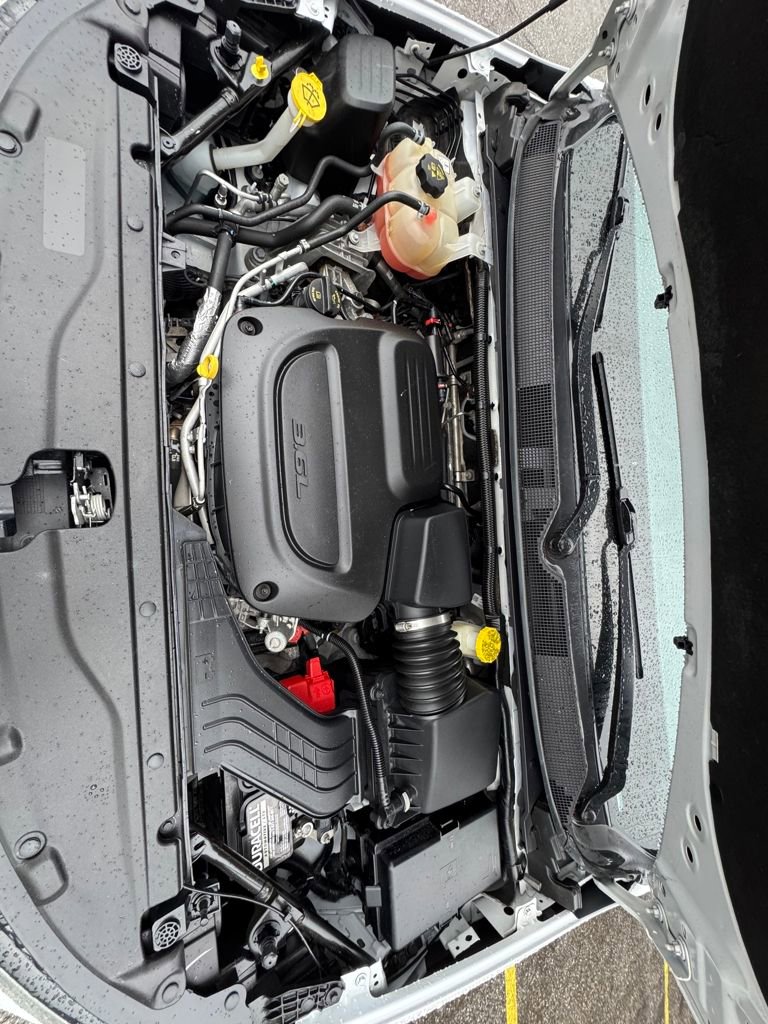 Used 2022 Chrysler Voyager LX image 11