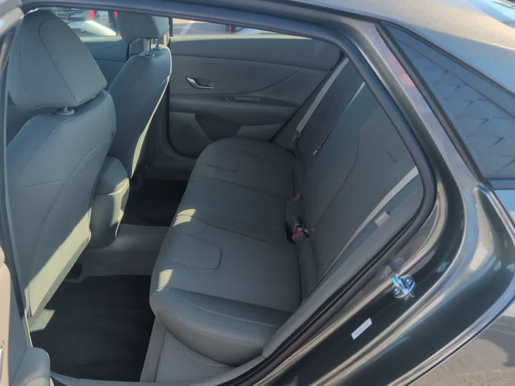 New 2026 Hyundai Elantra SE FWD image 23