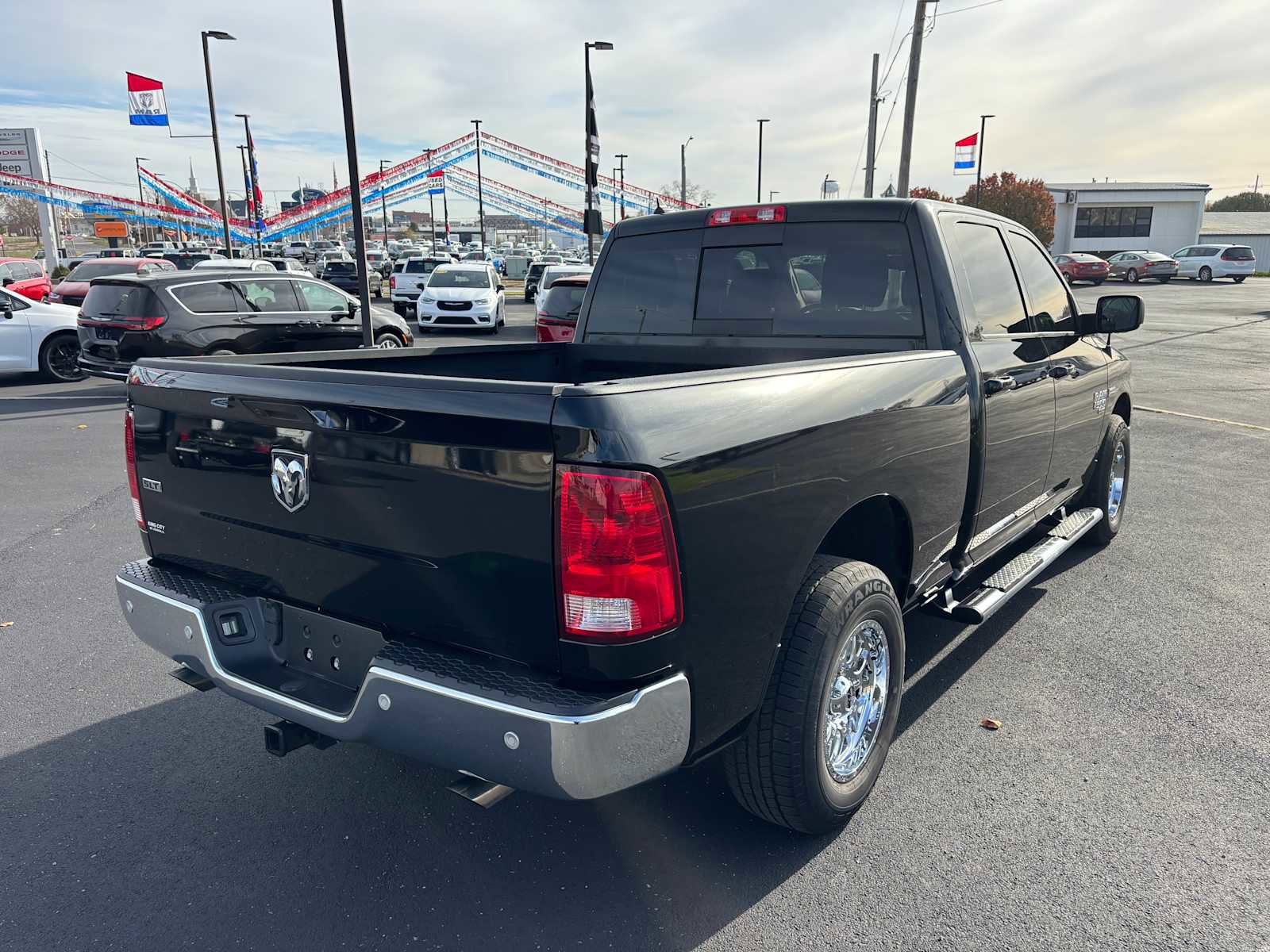 Used 2020 RAM 1500 Classic SLT w/ Luxury Group image 6