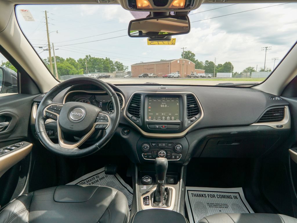 Used 2018 Jeep Cherokee Limited AWD/4WD image 15