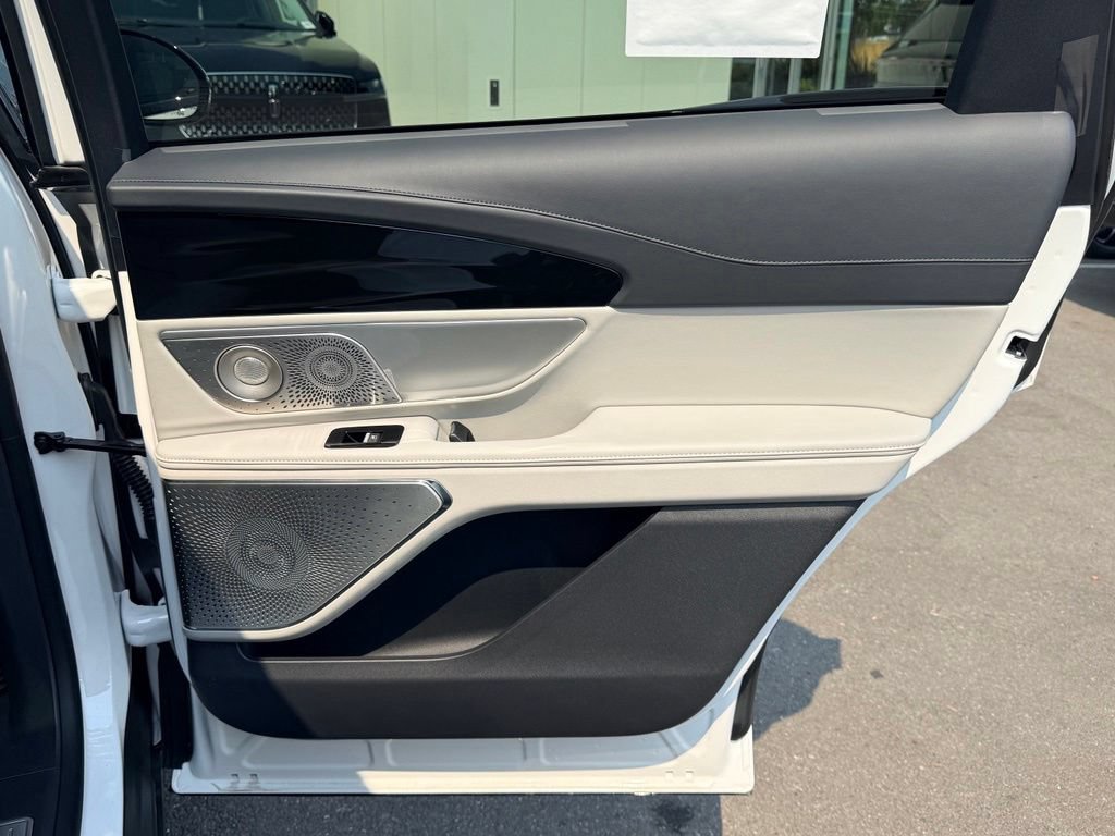 New 2026 Lincoln Nautilus Reserve AWD/4WD image 29