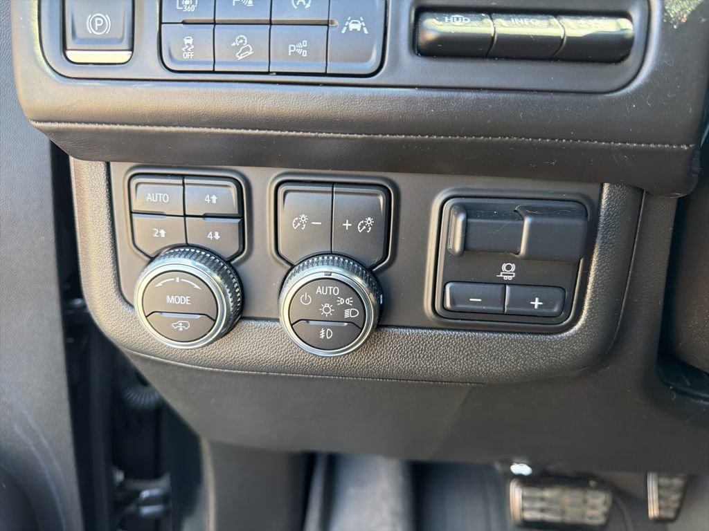 Used 2023 GMC Yukon XL Denali Ultimate image 22