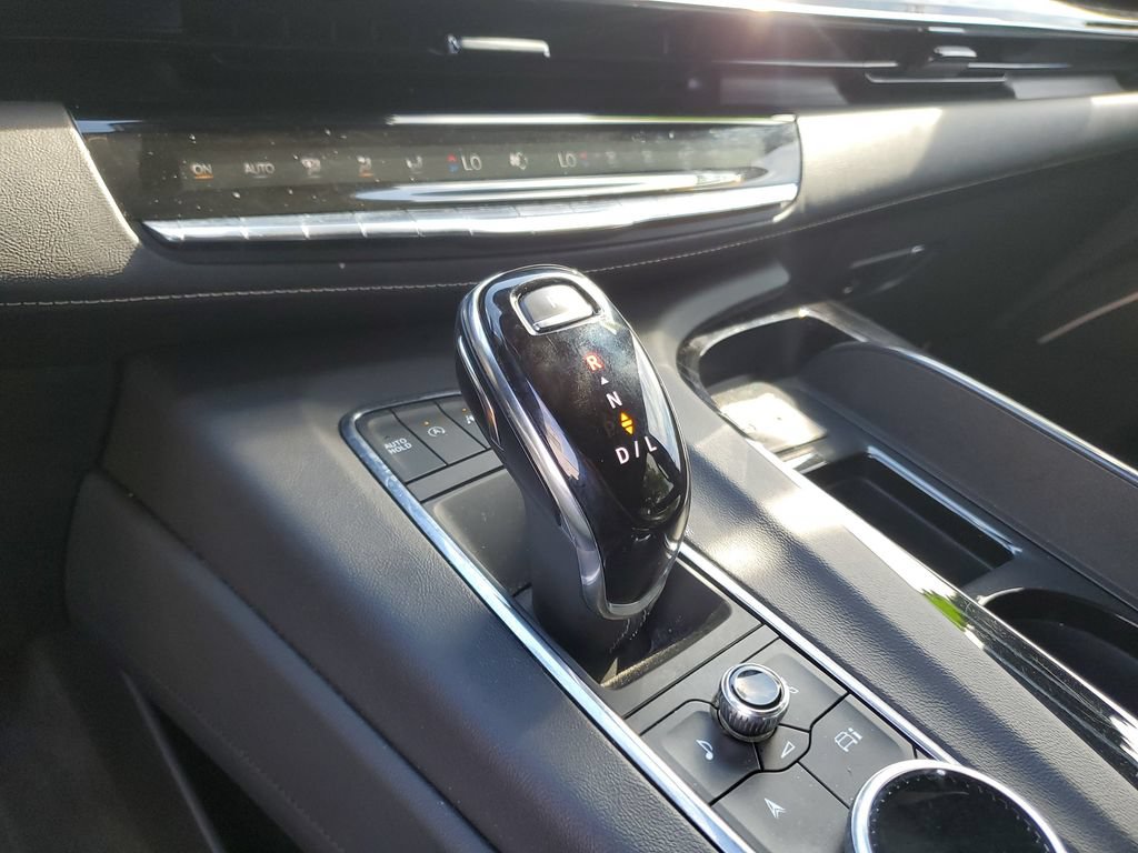 Used 2023 Cadillac Escalade Sport w/ LPO, Floor Liner Package AWD/4WD image 27
