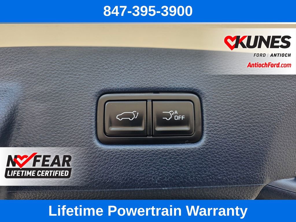 Used 2025 Kia Carnival SX Prestige image 32