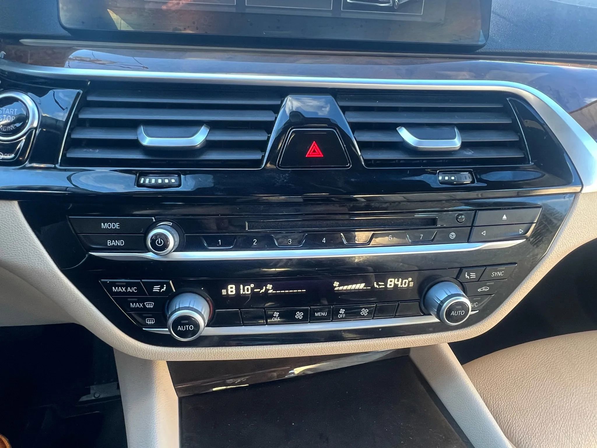 Used 2017 BMW 530i w/ Premium Package image 18