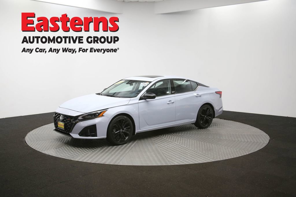 Used 2023 Nissan Altima 2.5 SR w/ SR Premium Package image 56