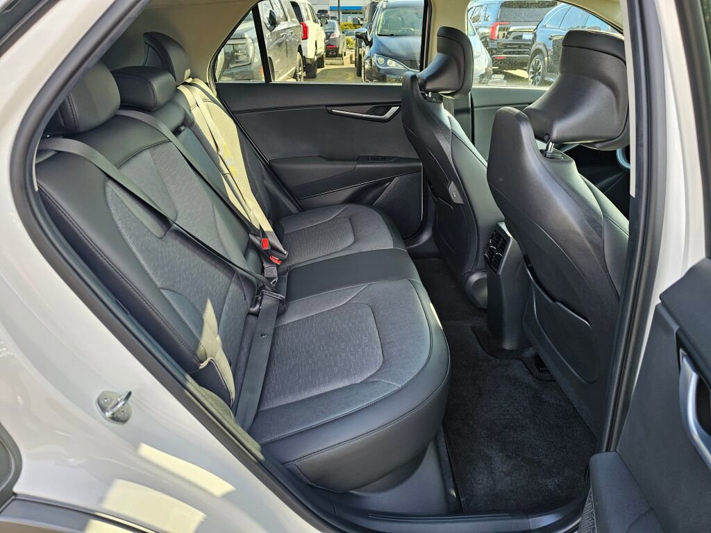 Certified 2023 Kia Niro Wave w/ Wave Preserve Package image 28