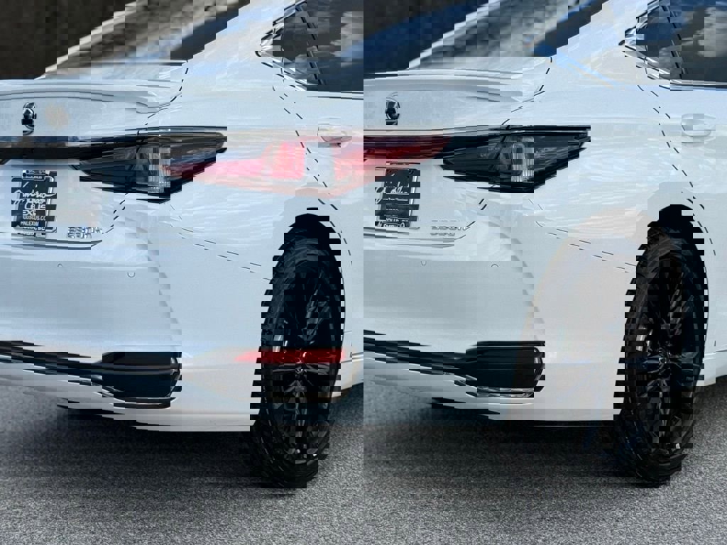 Certified 2024 Lexus ES 300h F Sport image 16