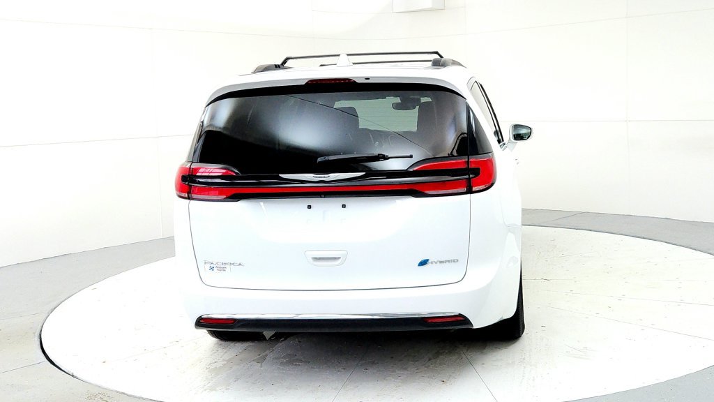 Used 2022 Chrysler Pacifica Touring-L FWD image 5