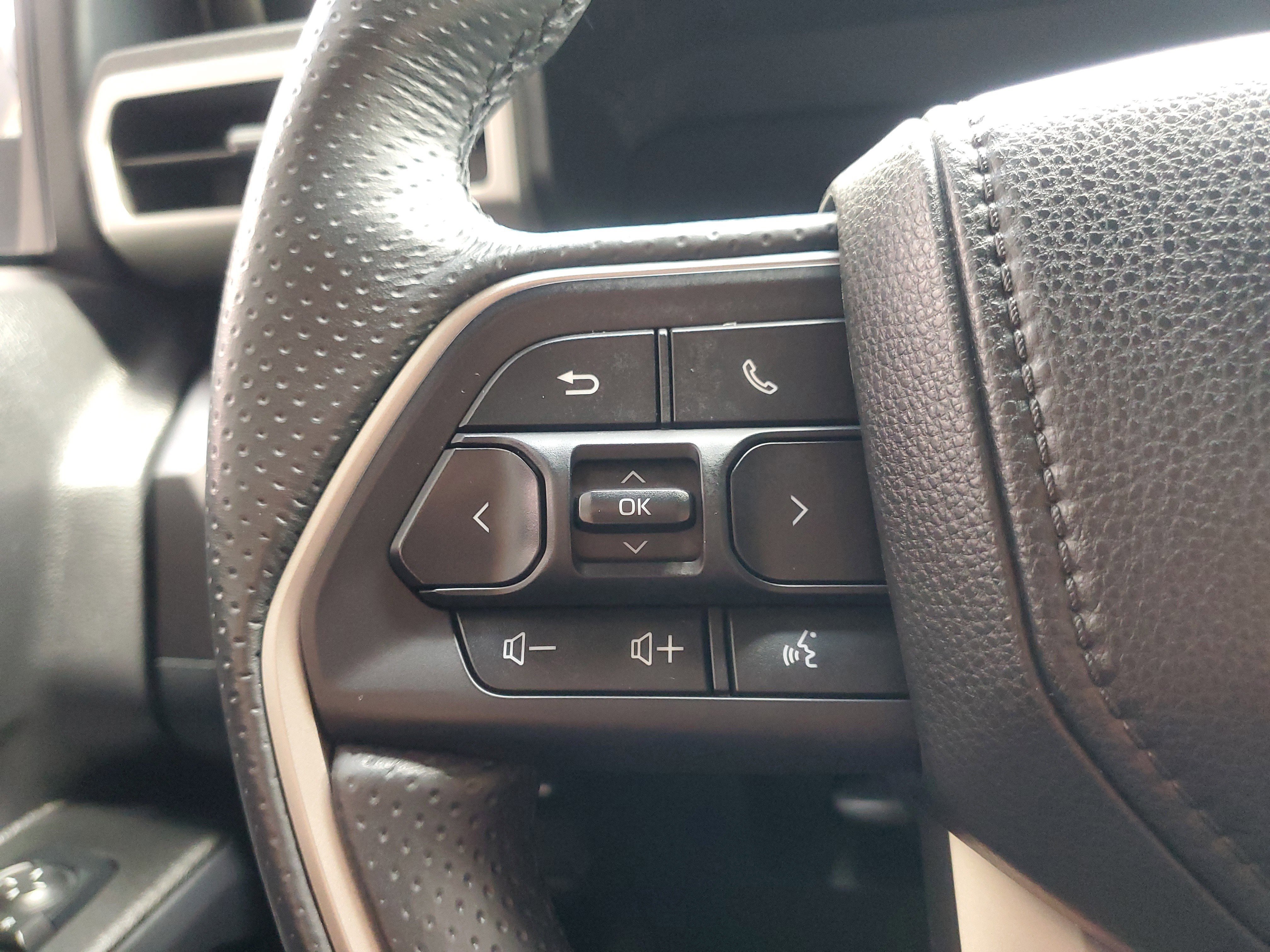 Certified 2025 Toyota 4Runner SR5 AWD/4WD image 21