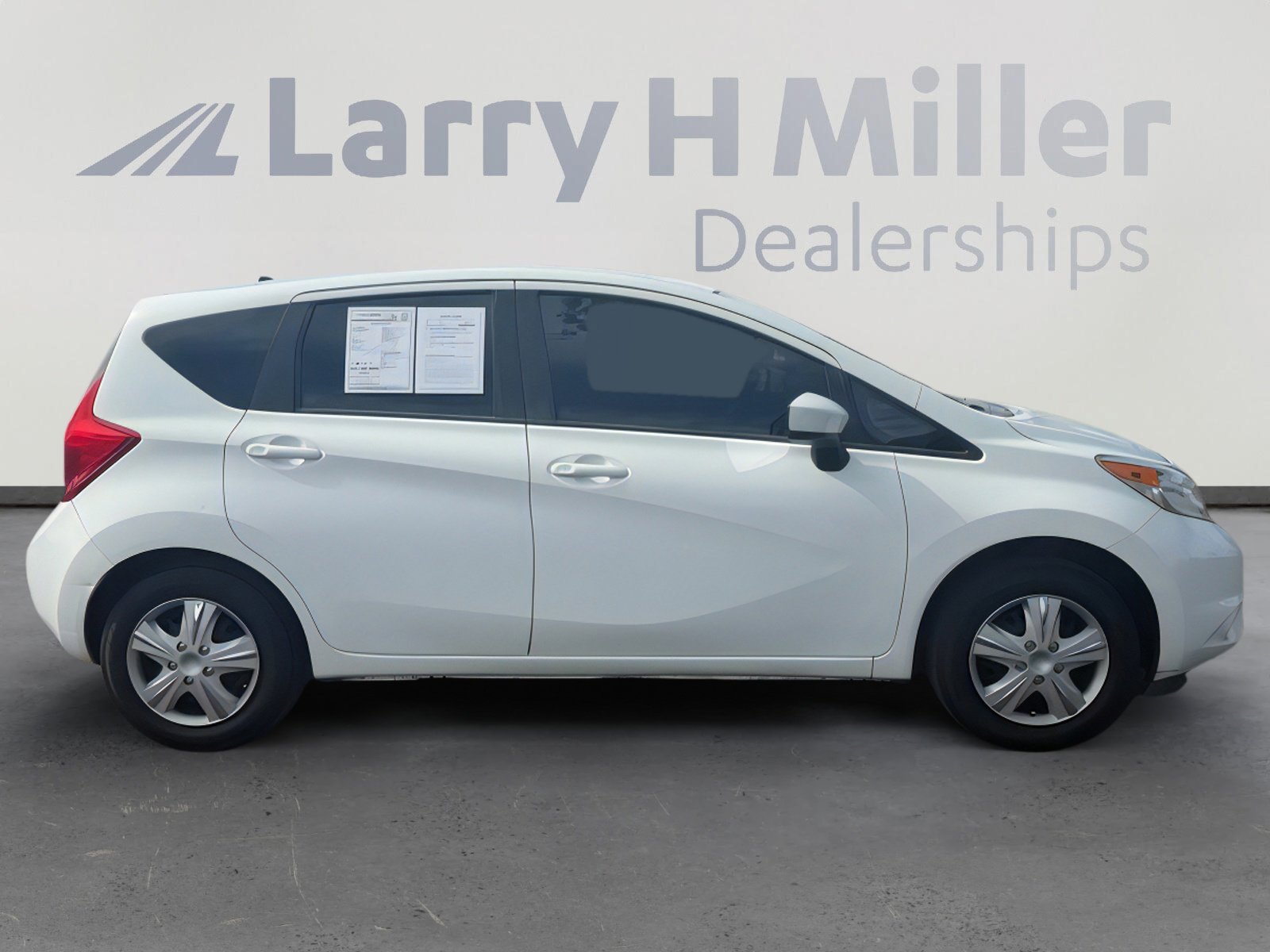 Used 2015 Nissan Versa Note SV FWD image 6