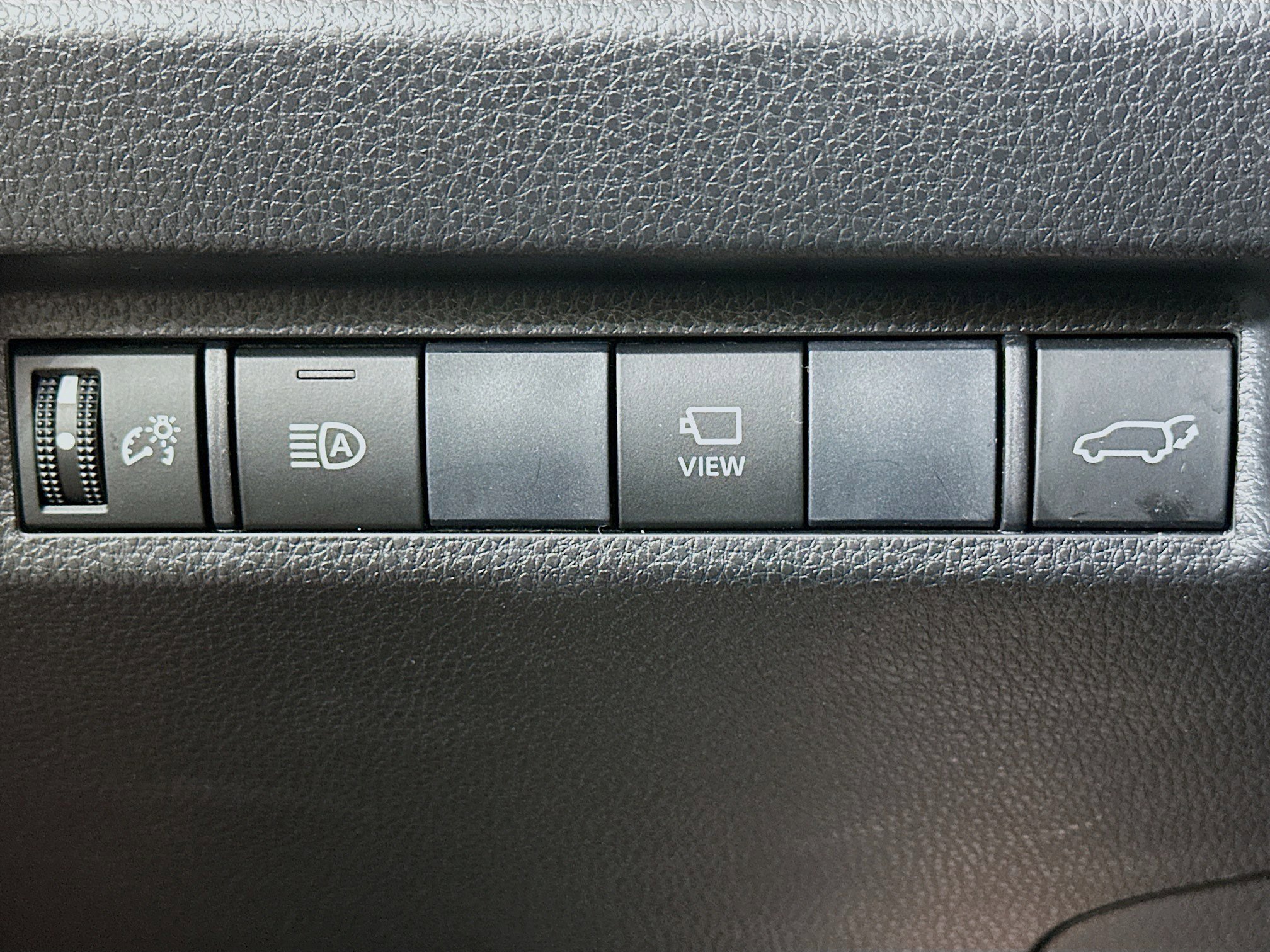 Used 2019 Toyota RAV4 Limited w/ Advanced Technology Package image 17