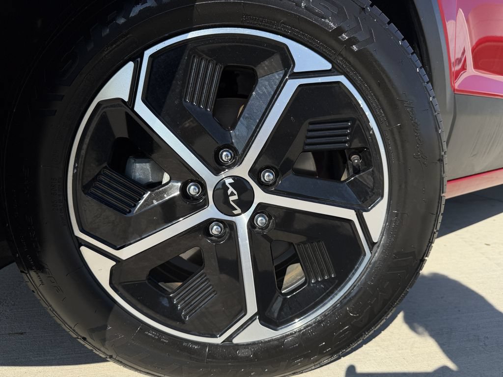 Used 2024 Kia Niro EX FWD image 9