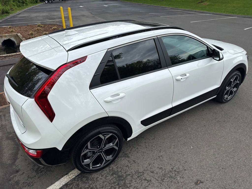 Used 2025 Kia Niro EX Touring FWD image 6