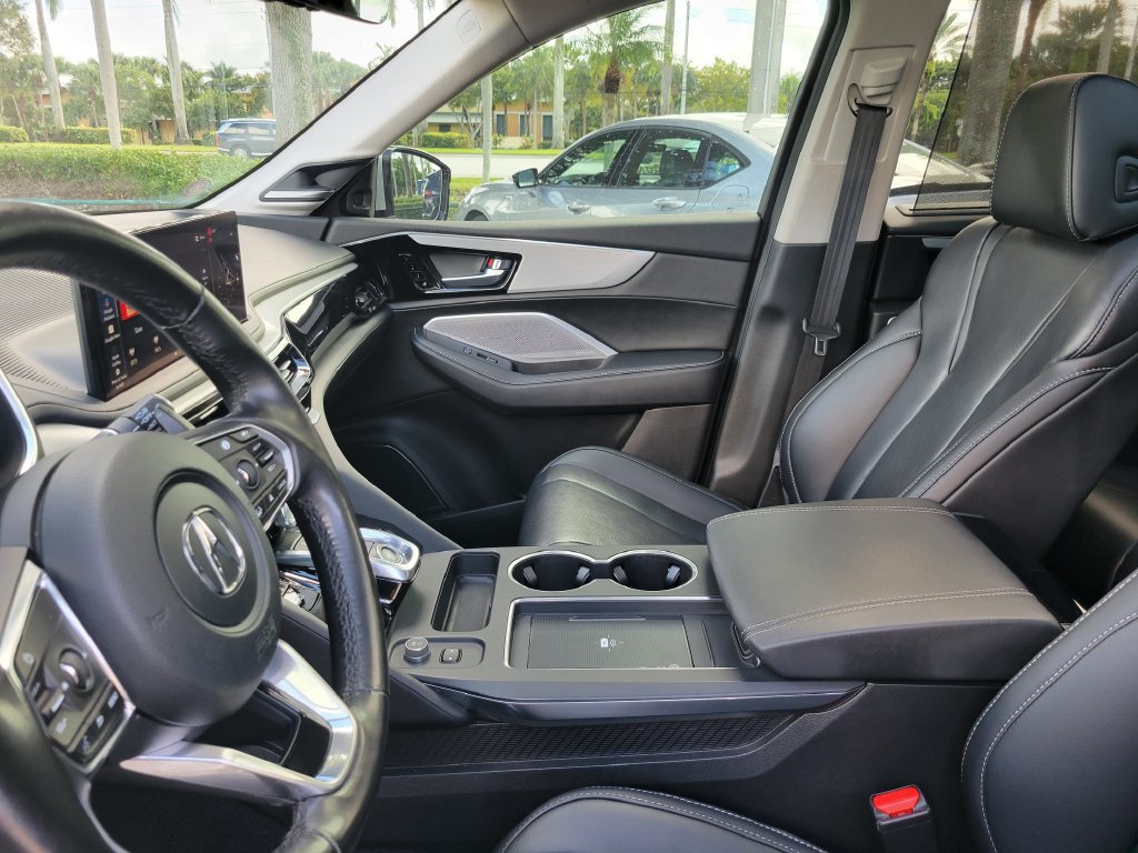 Used 2025 Acura MDX w/ Technology Package FWD image 17