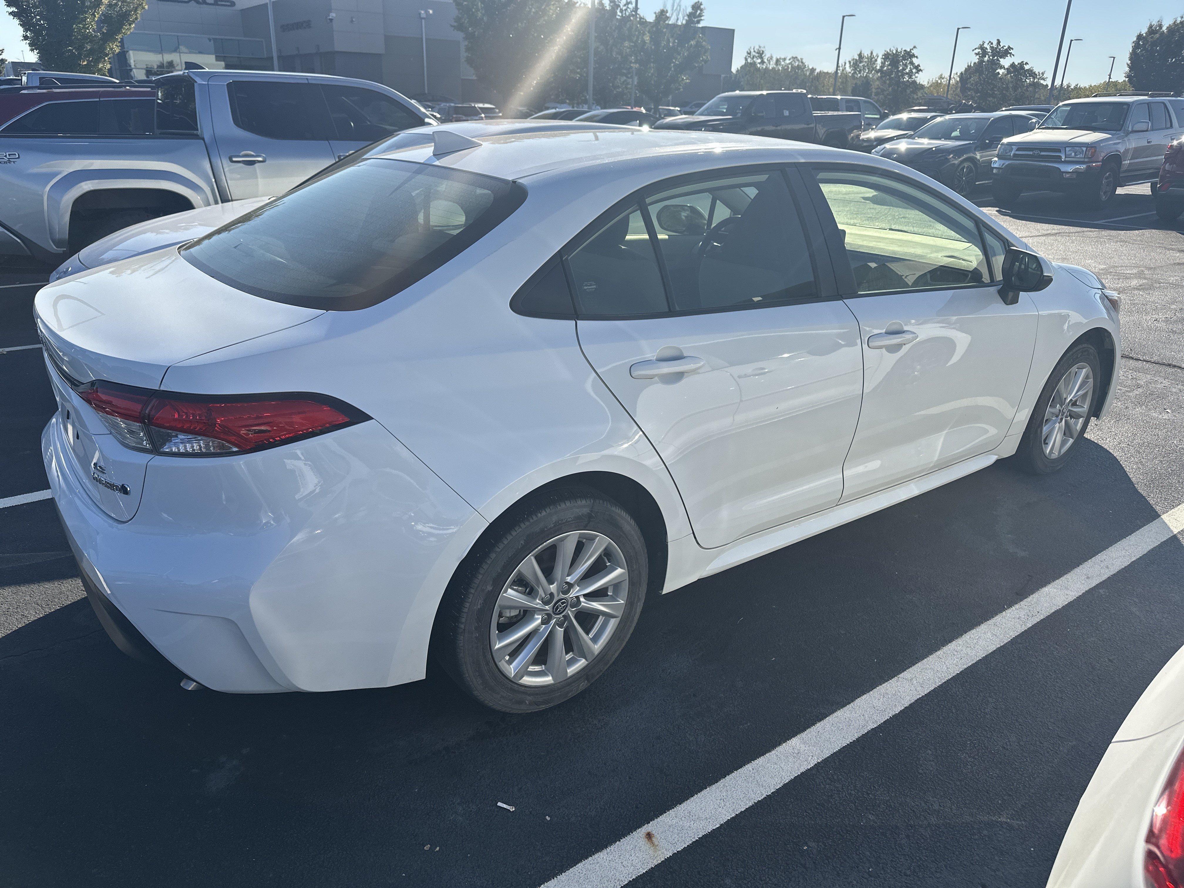 Used 2024 Toyota Corolla LE w/ LE Convenience Package FWD image 10