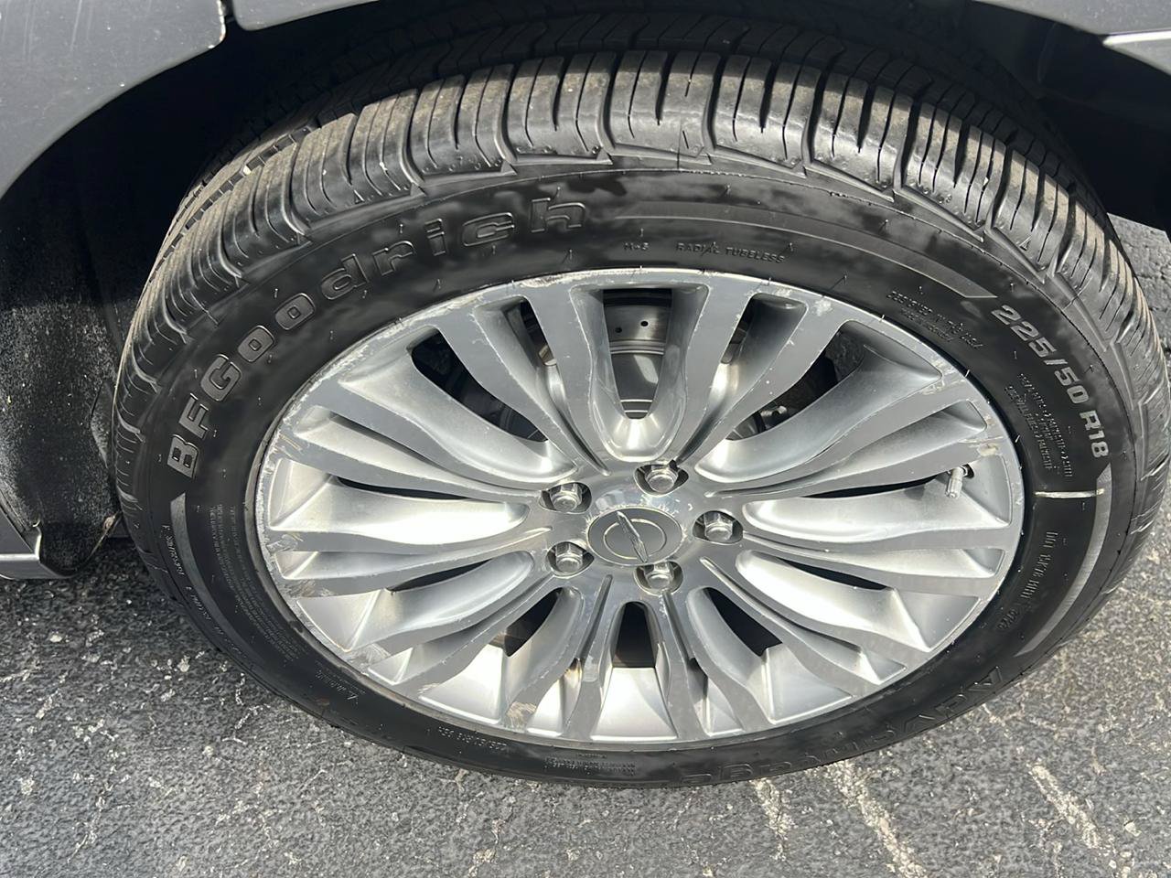Used 2011 Chrysler 200 Limited FWD image 22