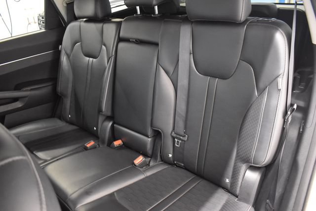 Used 2024 Kia Sorento S AWD/4WD image 7