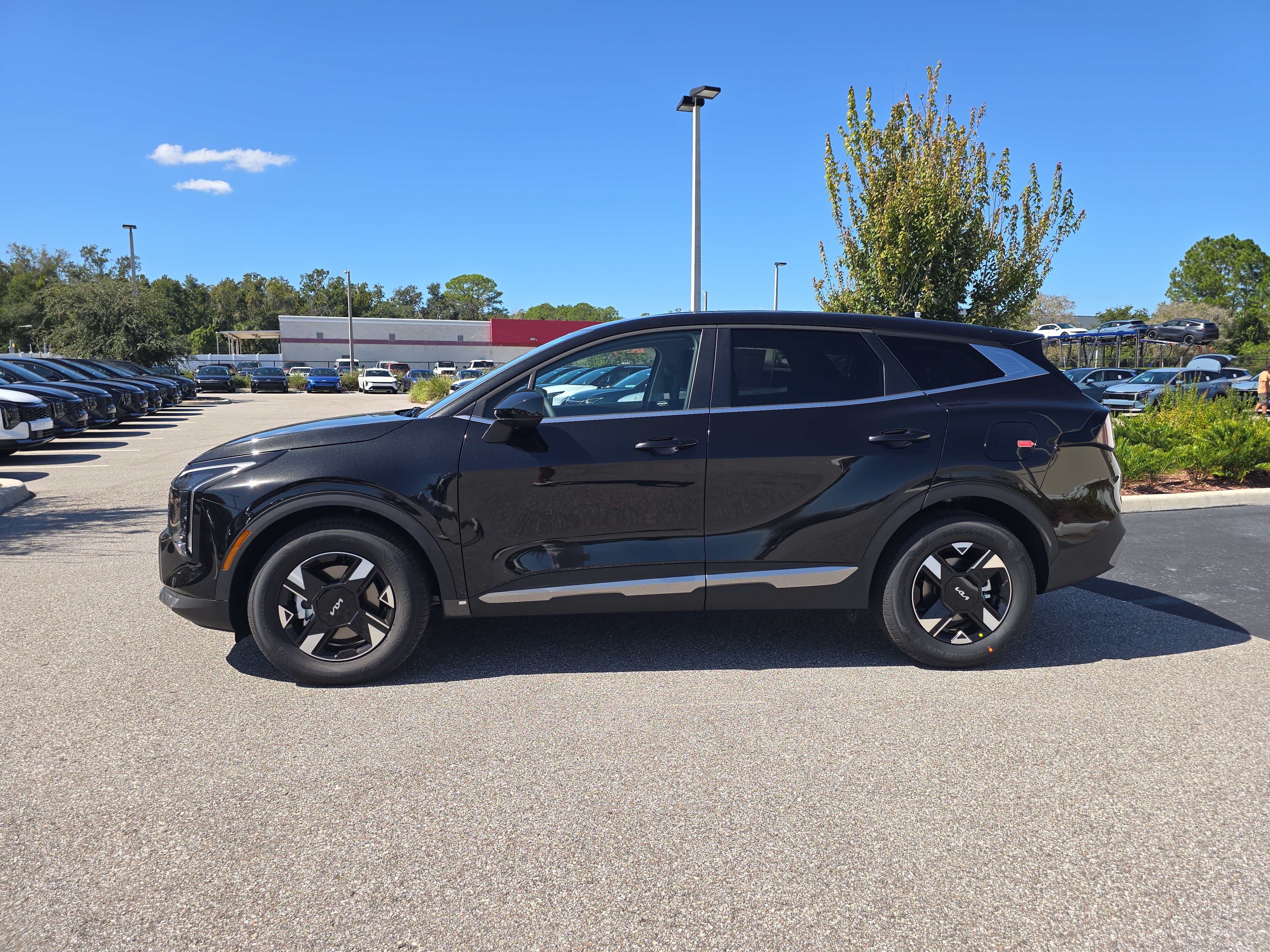 New 2027 Kia Sportage LX FWD image 5