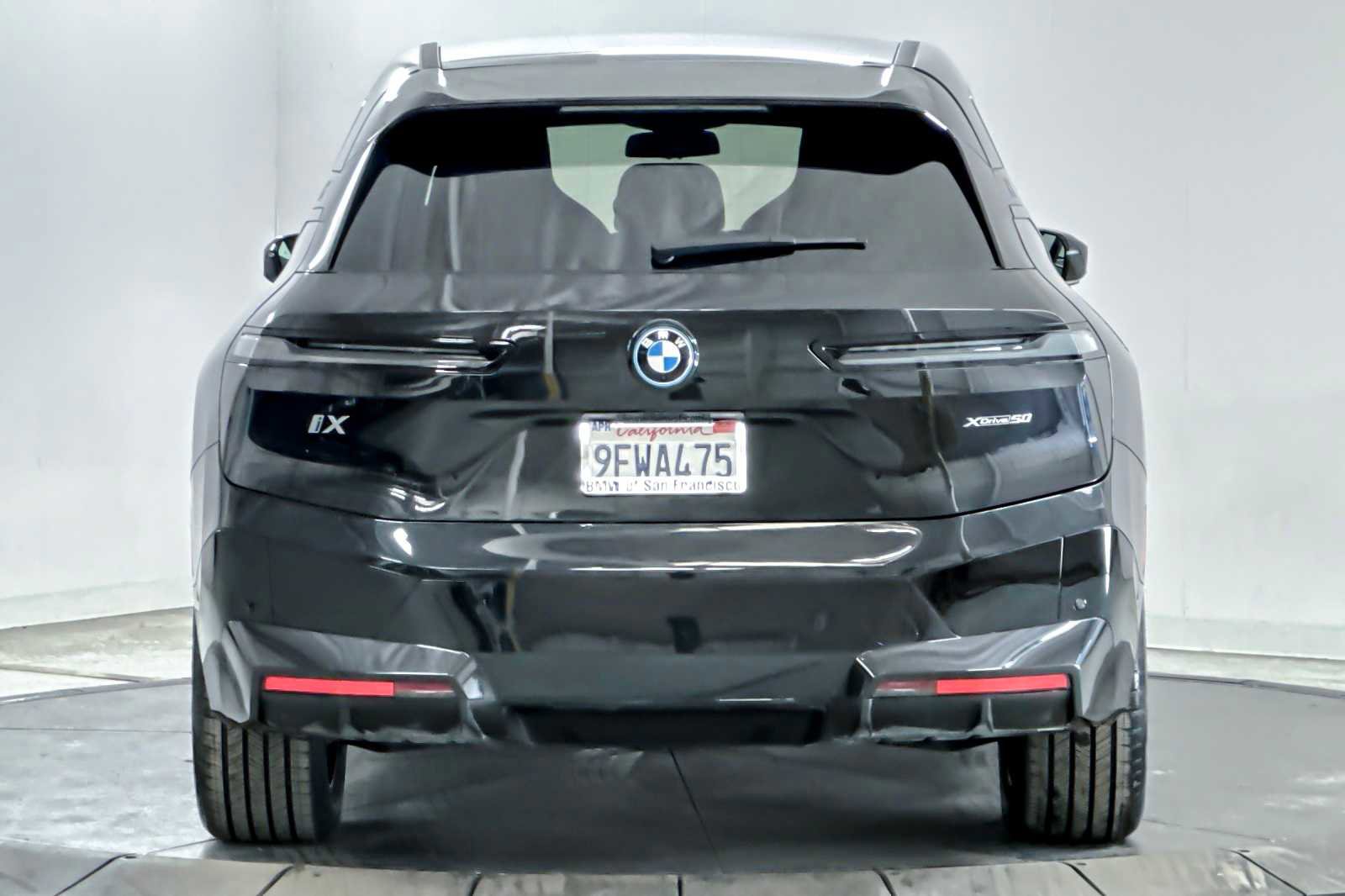 Used 2024 BMW iX xDrive50 w/ Sport Package image 7