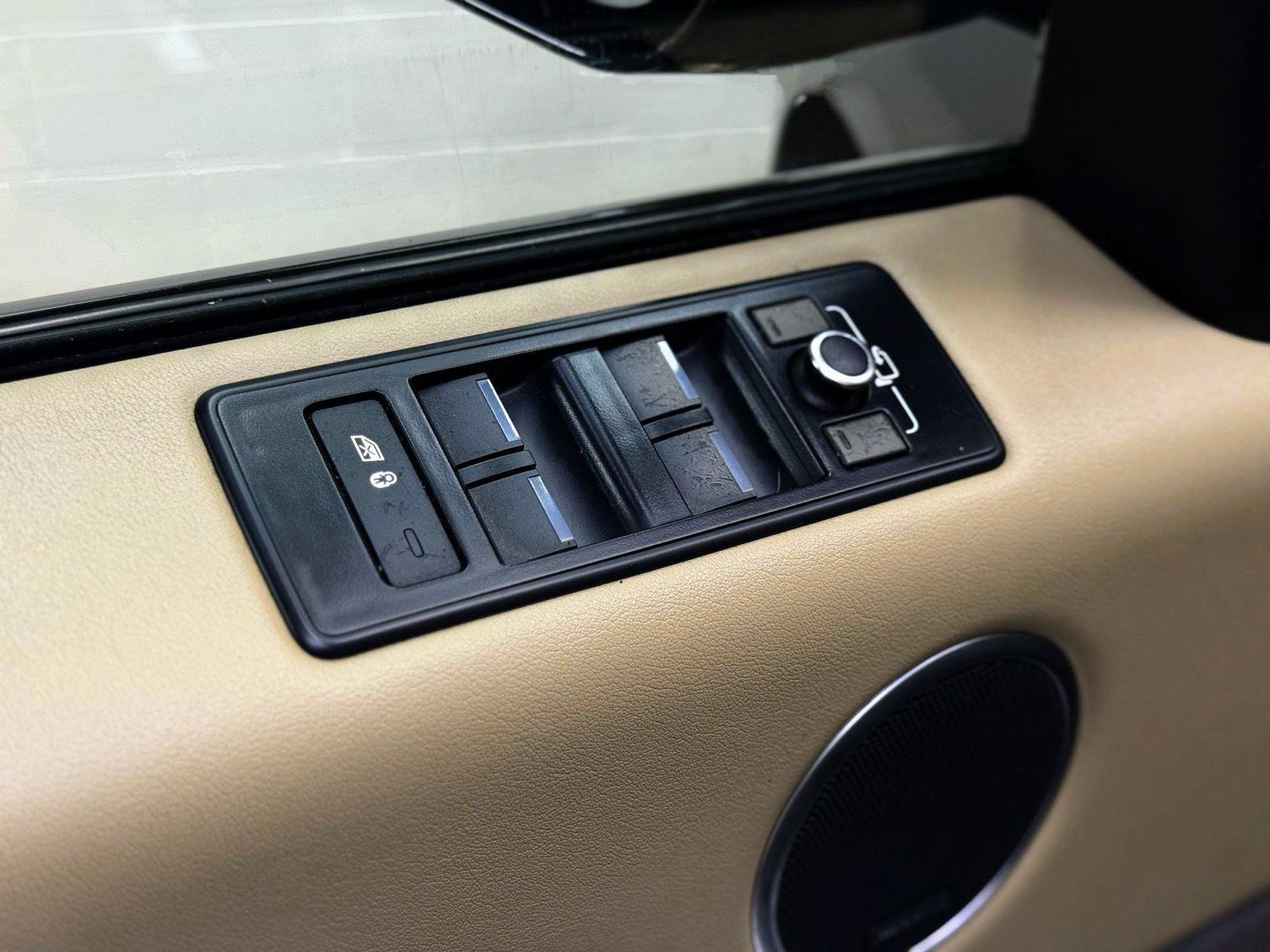 Used 2014 Land Rover Range Rover Sport HSE image 14