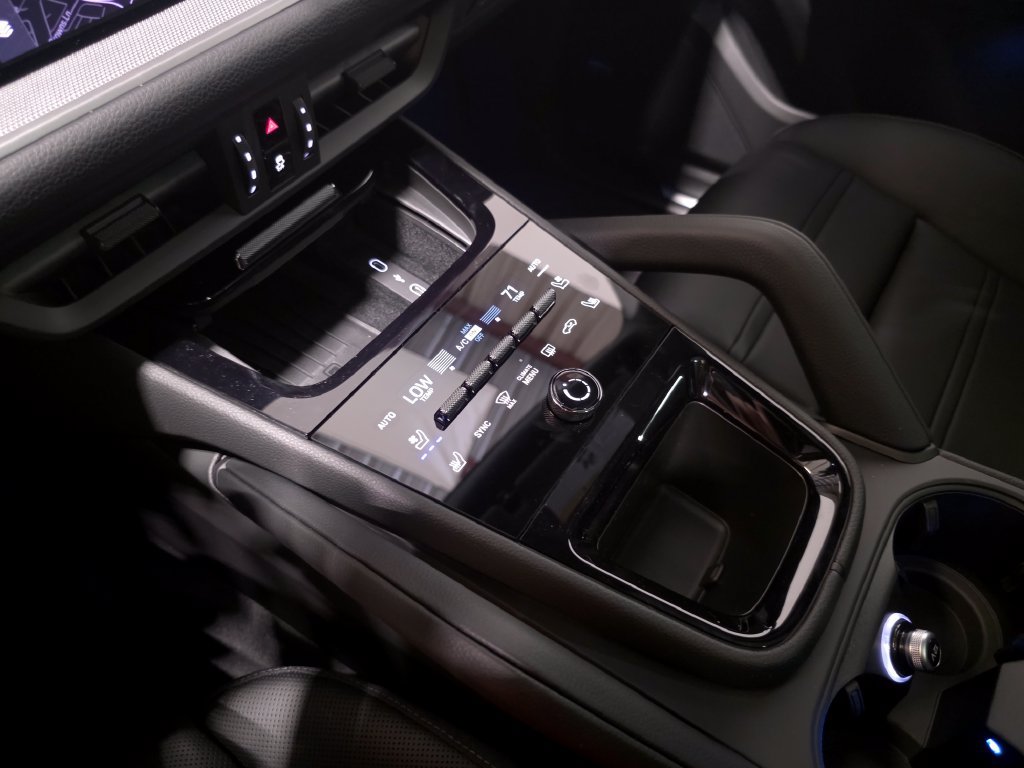 New 2026 Porsche Cayenne Coupe AWD/4WD image 30