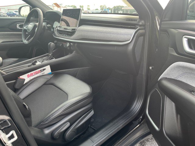 Used 2024 Jeep Compass Latitude image 18