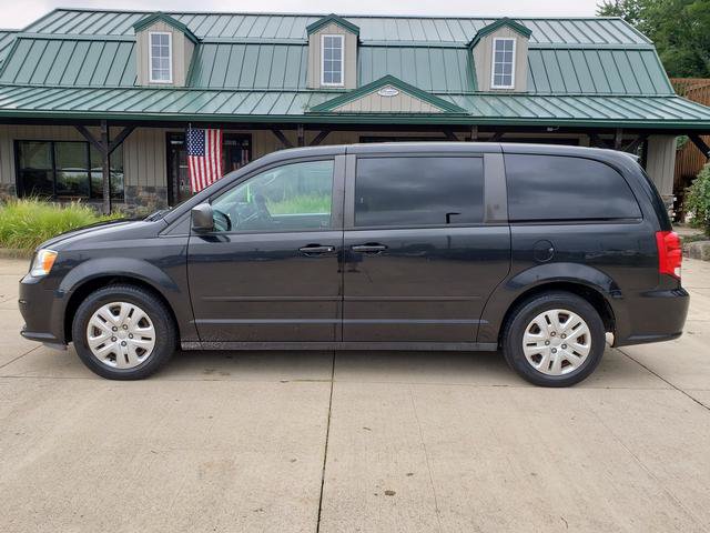 Used 2016 Dodge Grand Caravan SE w/ Quick Order Package 29E SE FWD image 2