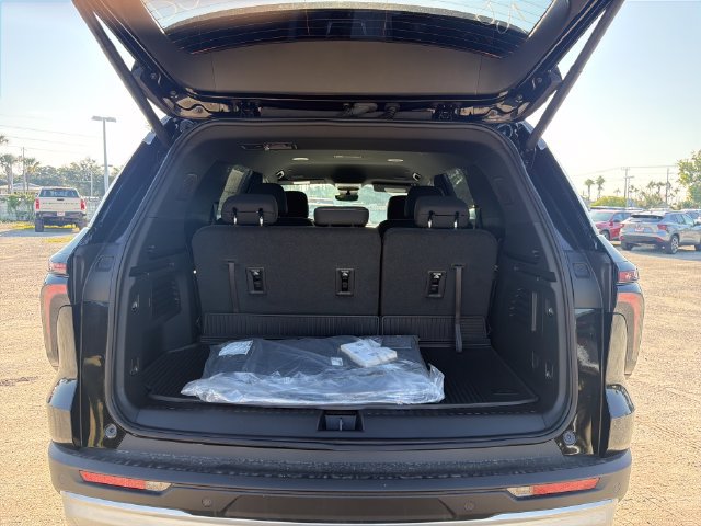 New 2026 Chevrolet Traverse LT w/ Driver Confidence Package FWD image 9