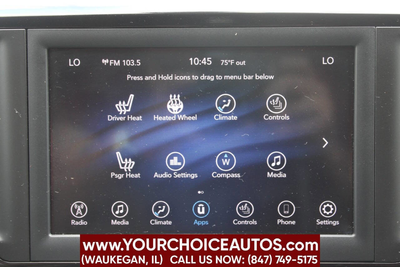Used 2020 Chrysler Pacifica Touring-L FWD image 20