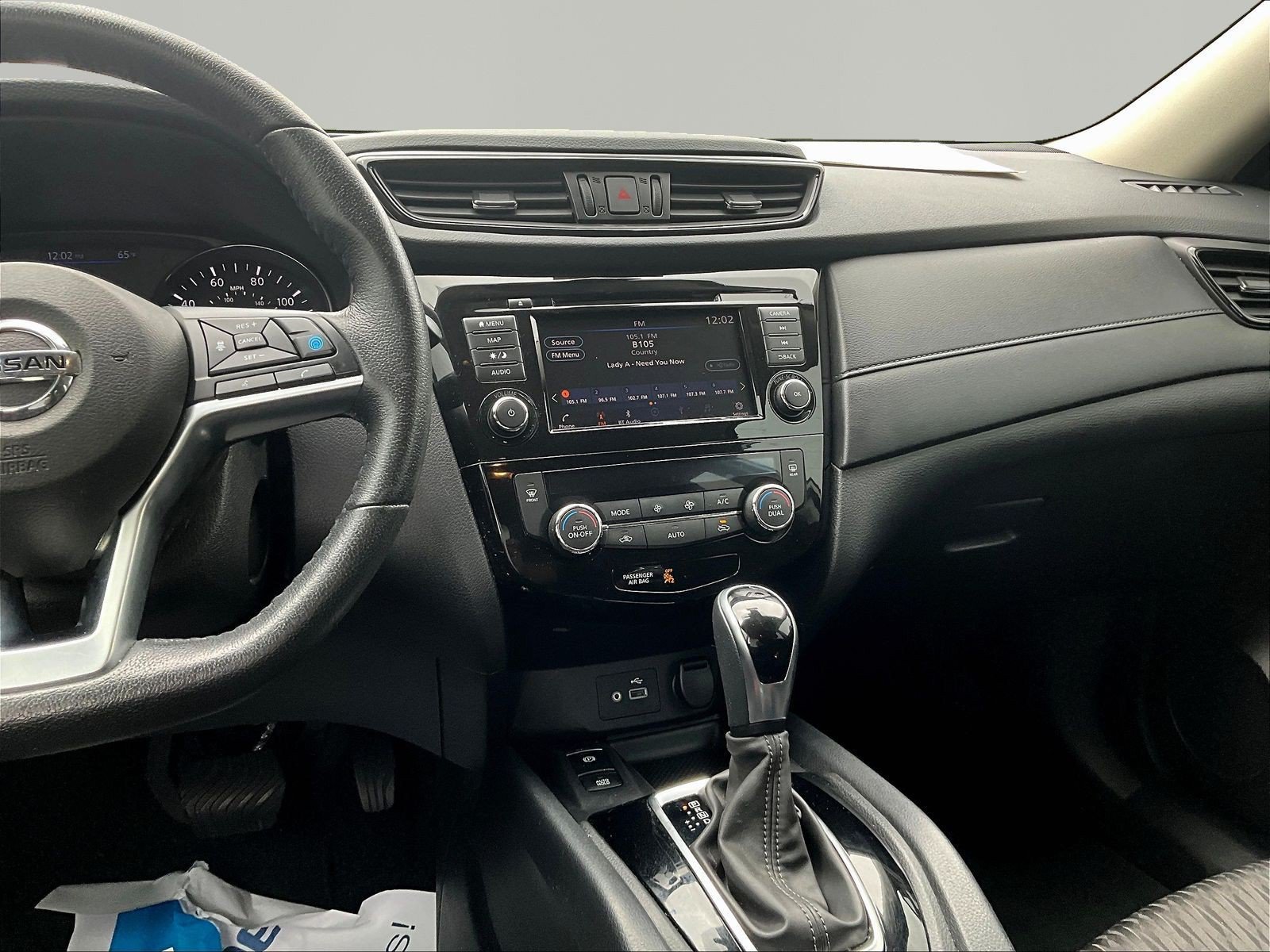 Used 2019 Nissan Rogue SV w/ Premium Package FWD image 9