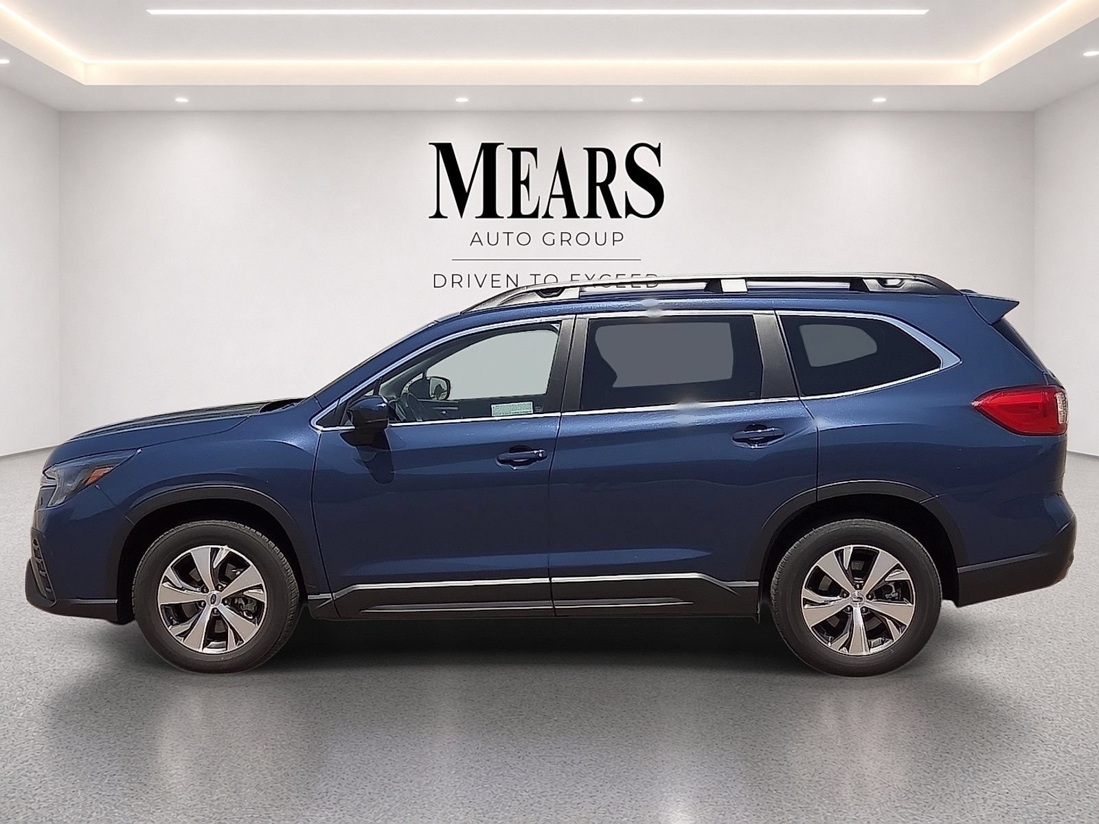 Used 2025 Subaru Ascent Premium AWD/4WD image 2