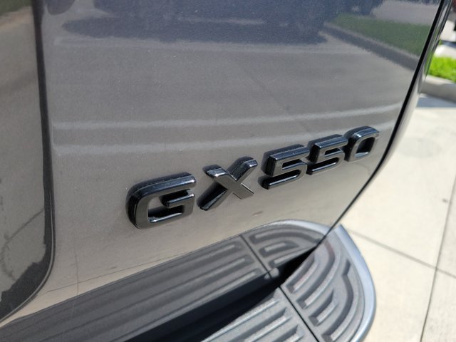 Used 2025 Lexus GX 550 w/ Cold Area Package AWD/4WD image 10