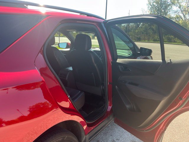 Used 2024 Chevrolet Equinox RS w/ LPO, Floor Liner Package FWD image 18