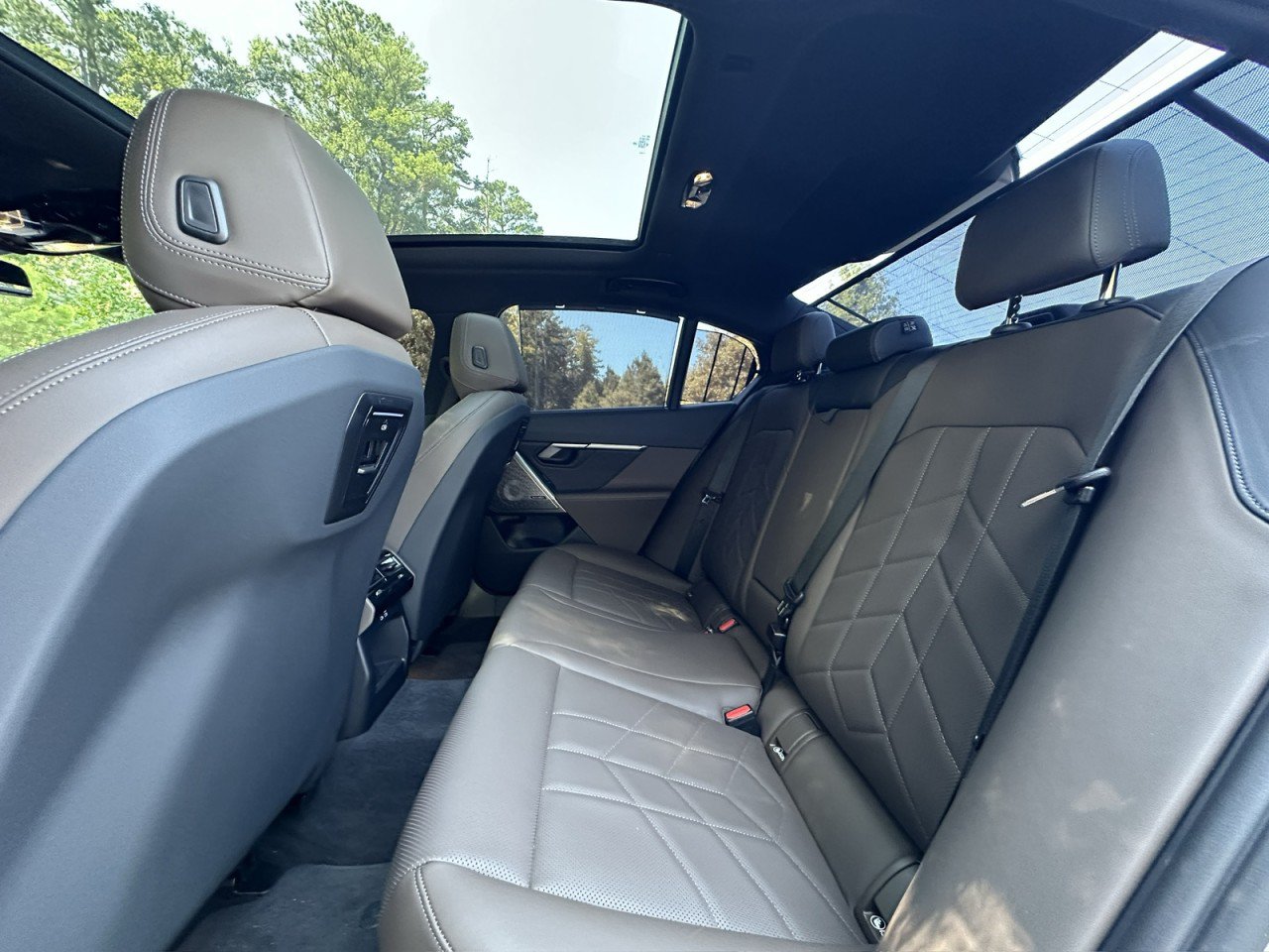Used 2024 BMW i5 eDrive40i w/ M Sport Package RWD image 20