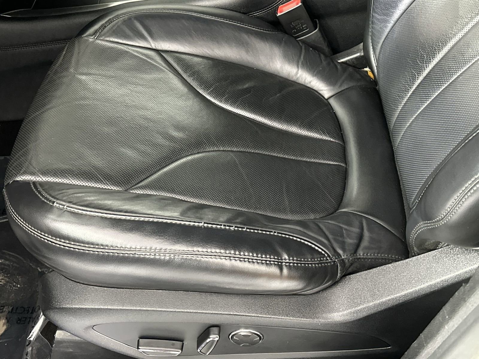 Used 2019 Lincoln MKC Reserve FWD image 12