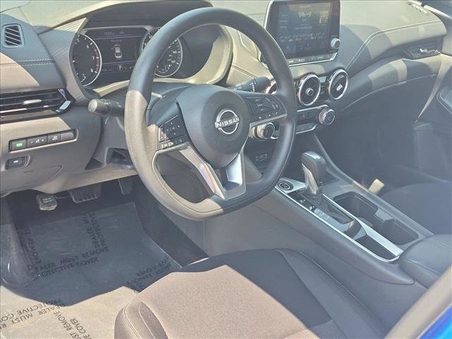 Used 2025 Nissan Sentra SV FWD image 10