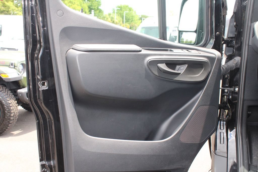 Used 2023 Mercedes-Benz Sprinter 3500 image 12
