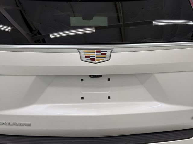Used 2024 Cadillac Escalade ESV Premium Luxury w/ LPO, Floor Liner Package AWD/4WD image 18