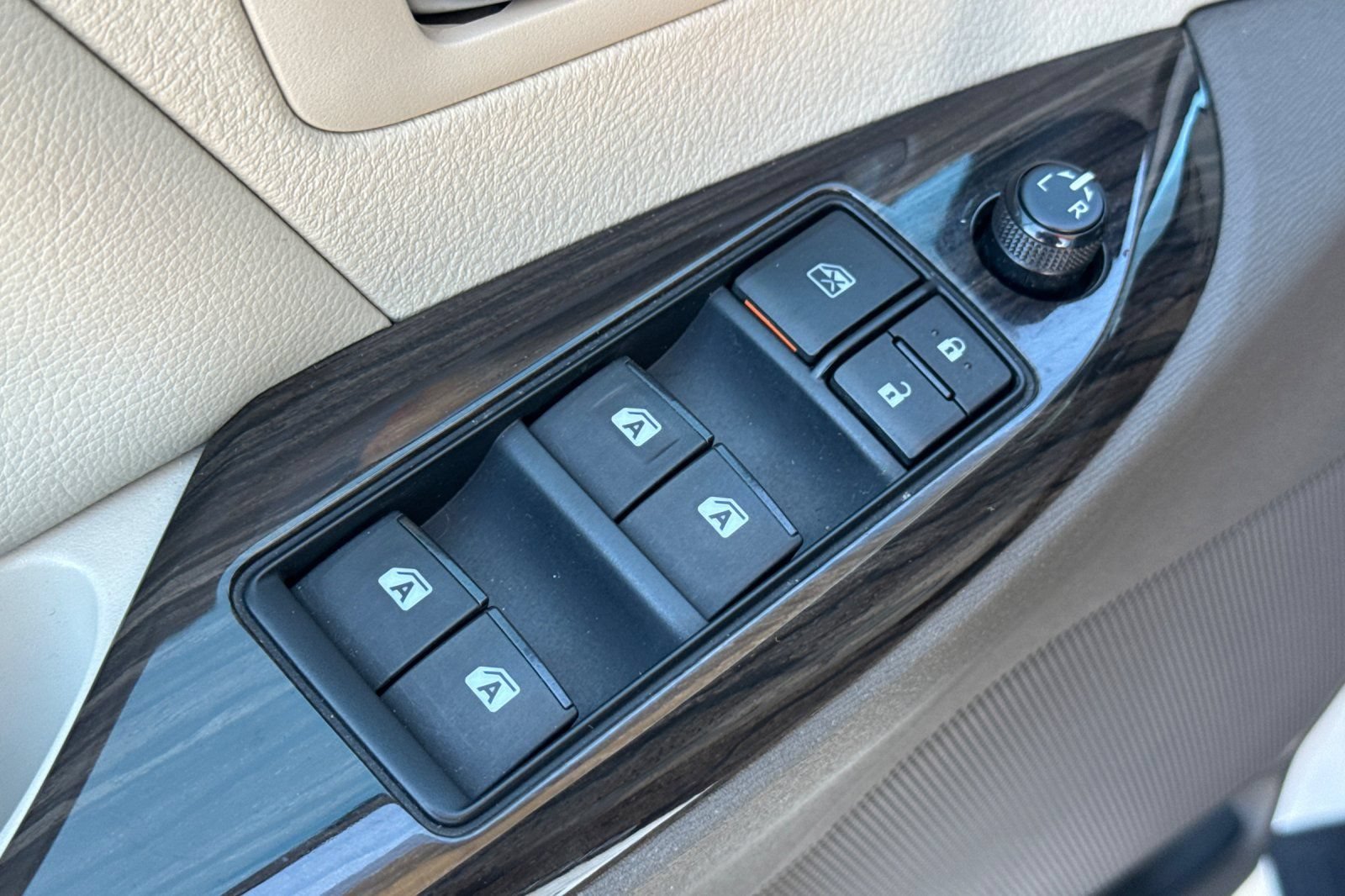Certified 2016 Toyota Sienna XLE w/ XLE Navigation Package FWD image 14