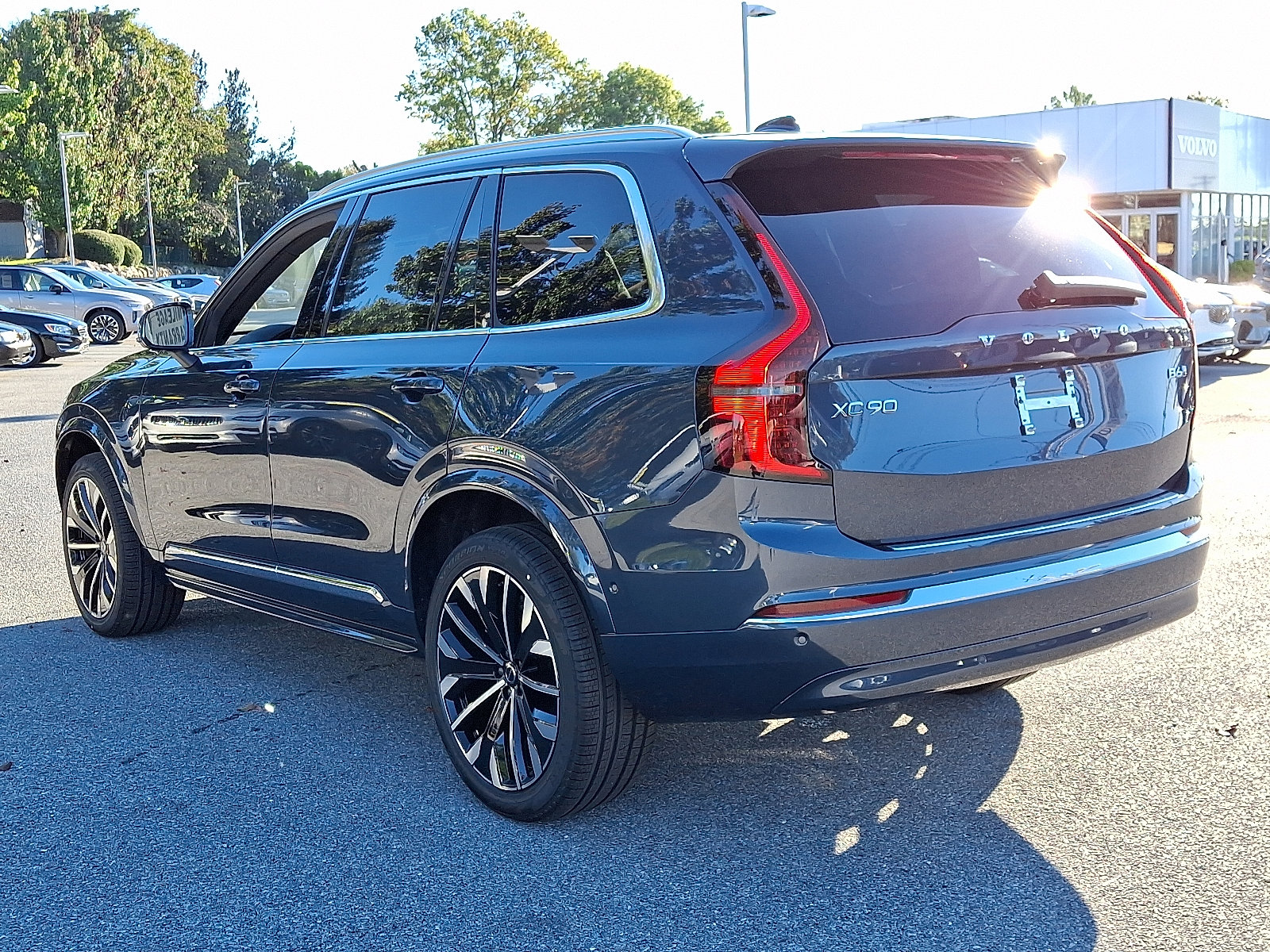 New 2026 Volvo XC90 B6 Plus w/ Protection Package Premier image 3