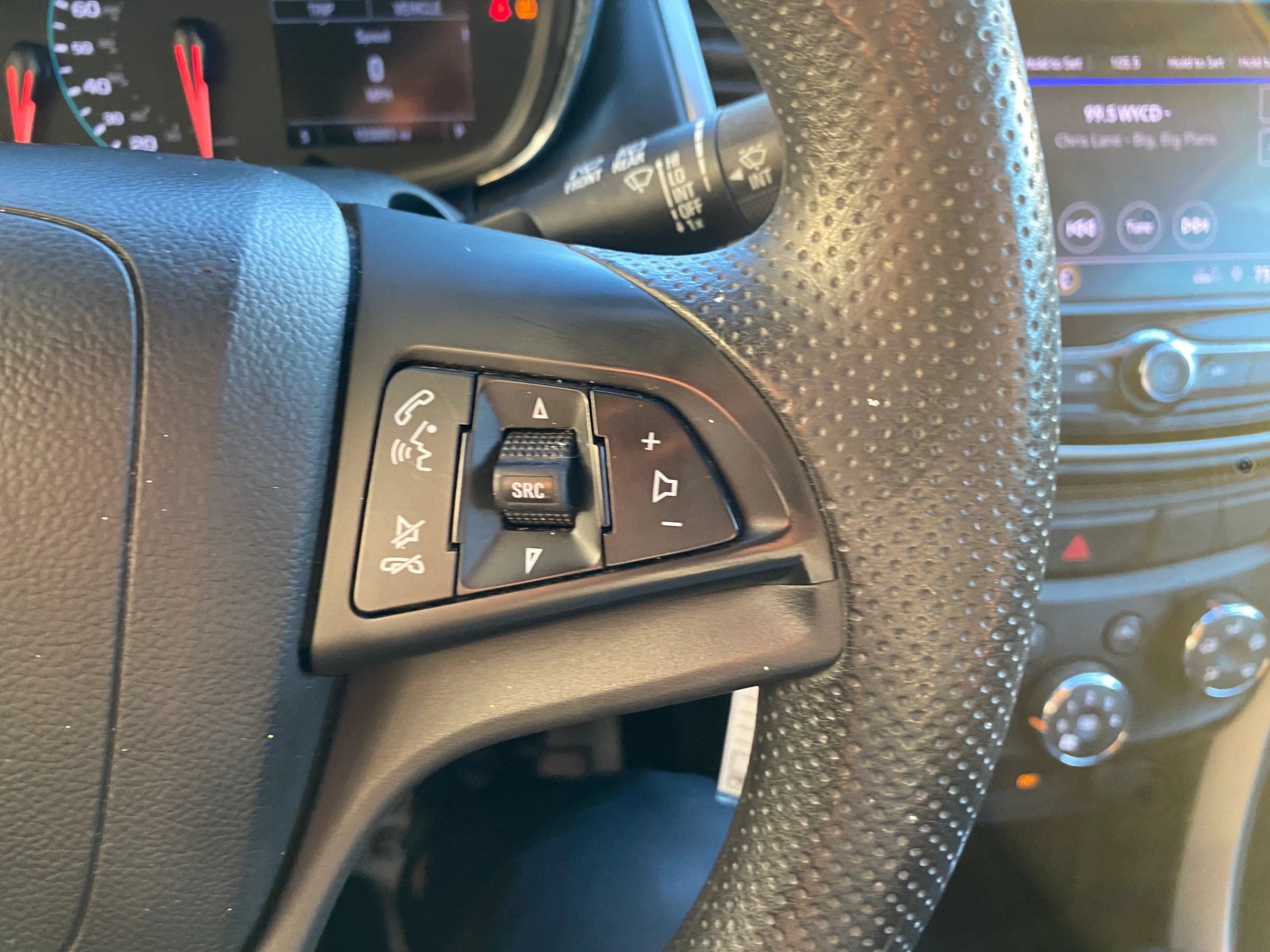 Used 2021 Chevrolet Trax LT AWD/4WD image 15