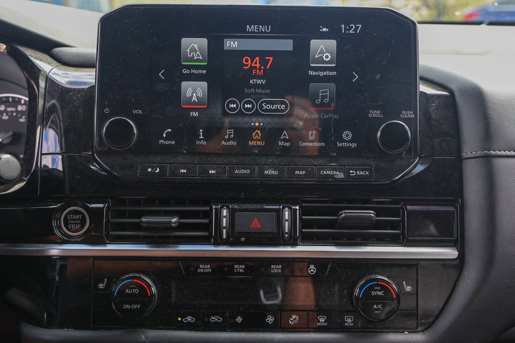 Used 2024 Nissan Pathfinder SL w/ SL Premium Package FWD image 29