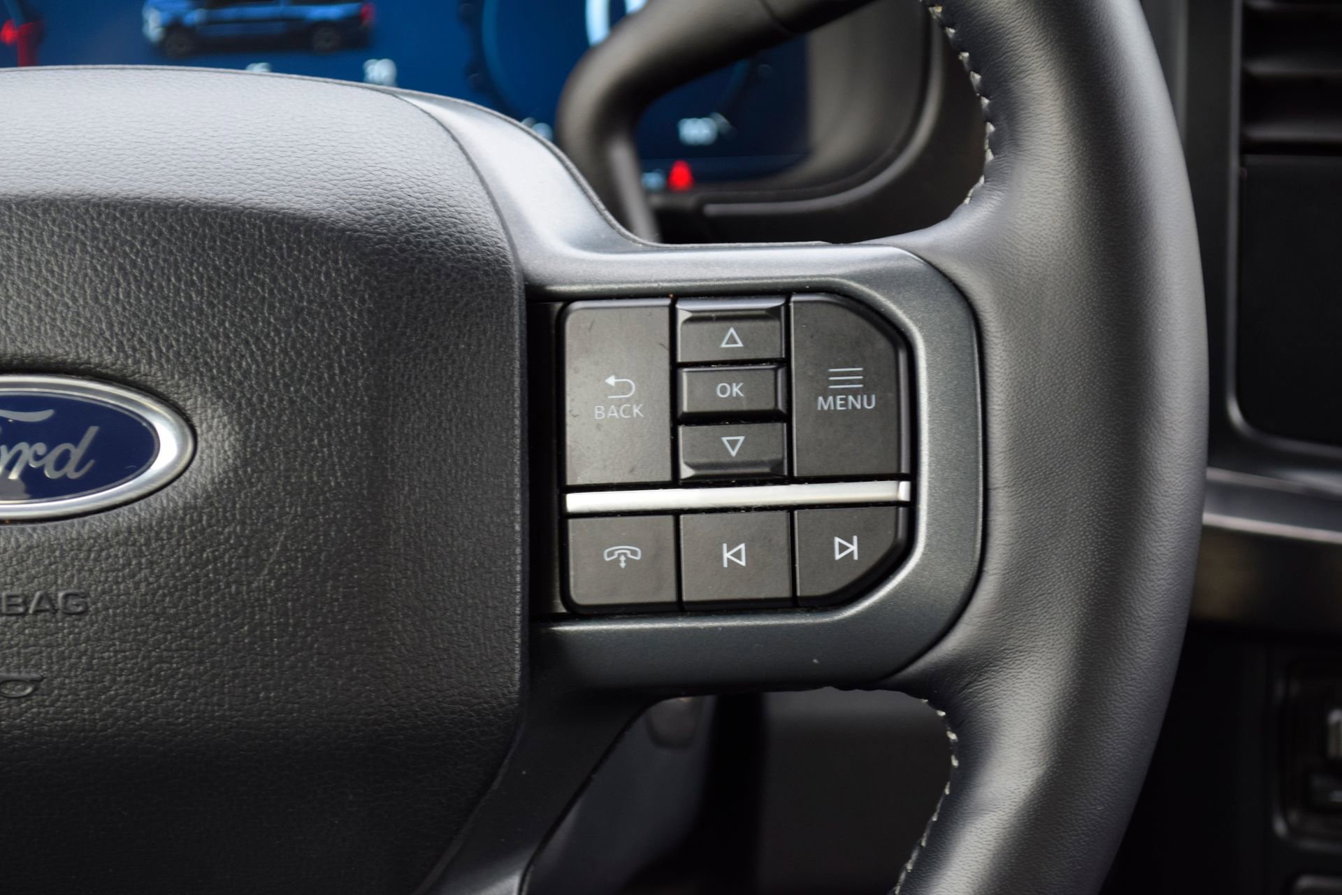 Used 2024 Ford F250 Lariat w/ Black Appearance Package image 10