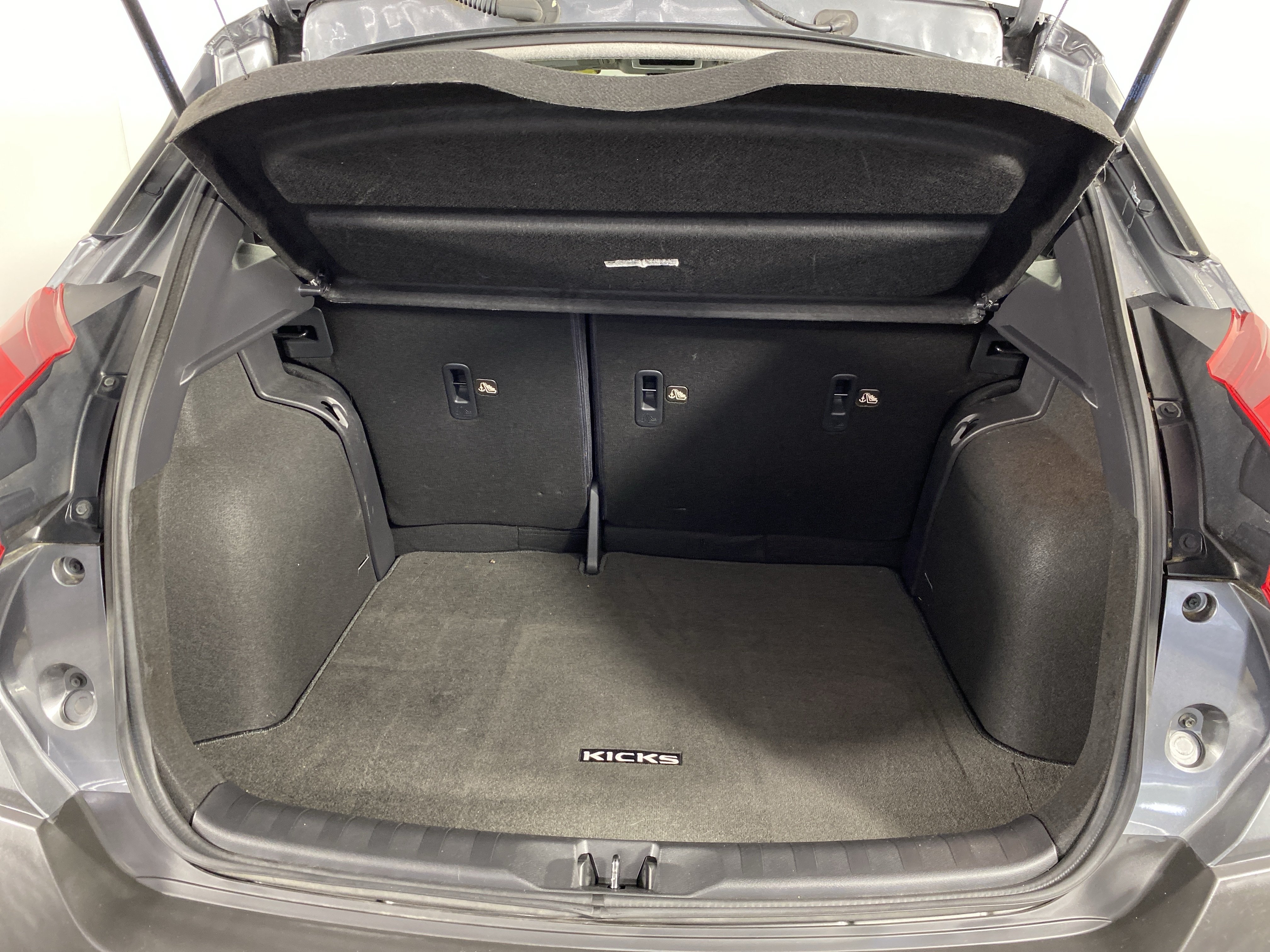 Used 2020 Nissan Kicks S FWD image 30